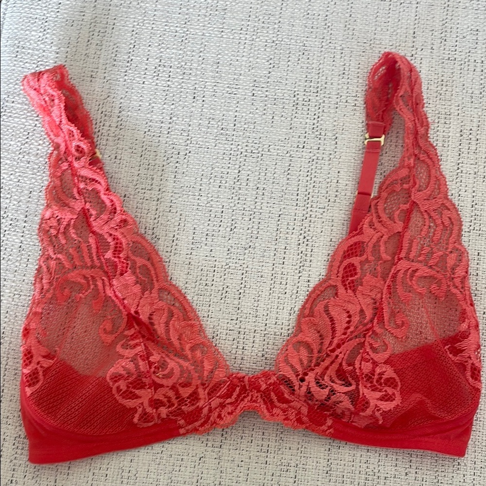 NEW Natori Lace Bralette in Red 32C/D